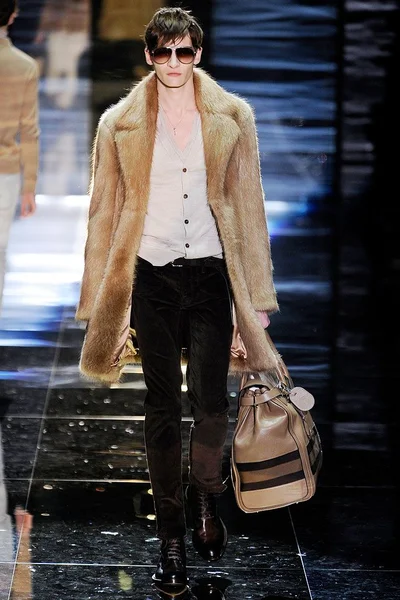 Look 8